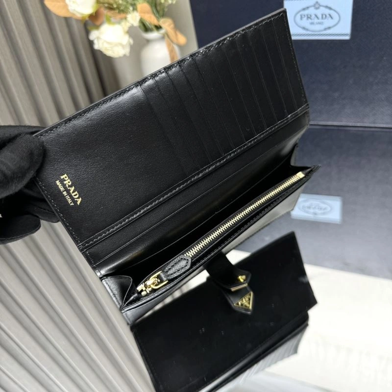 Prada Wallets Purse EyeCatching 60741