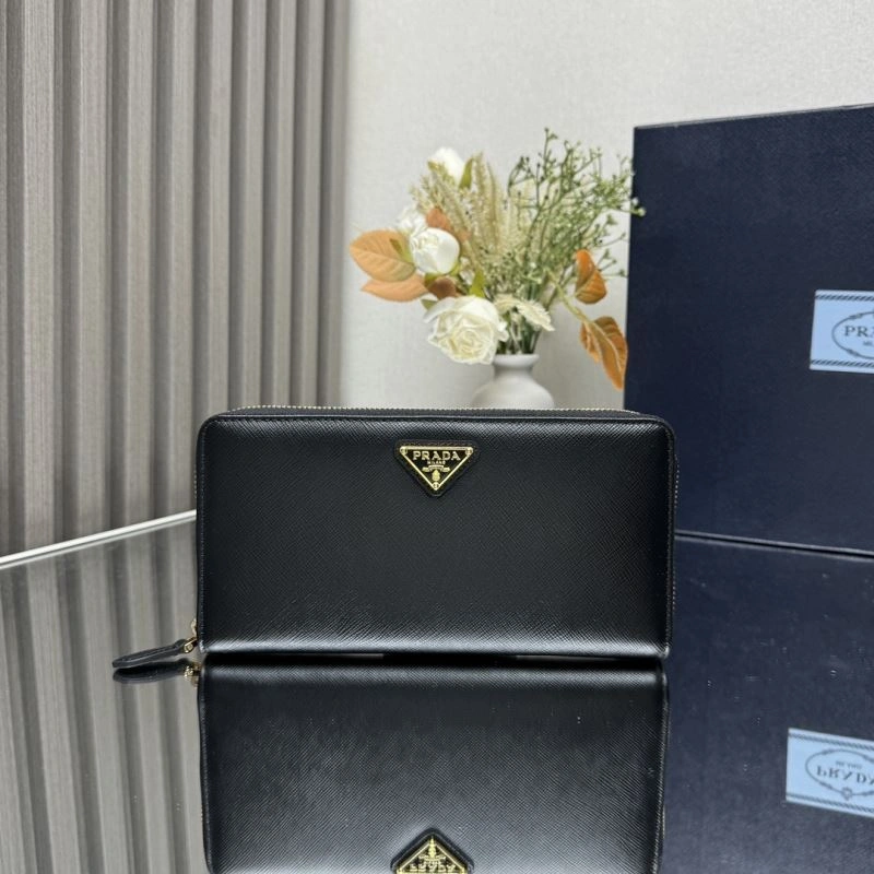 EyeCatching Prada Wallets Purse 60745