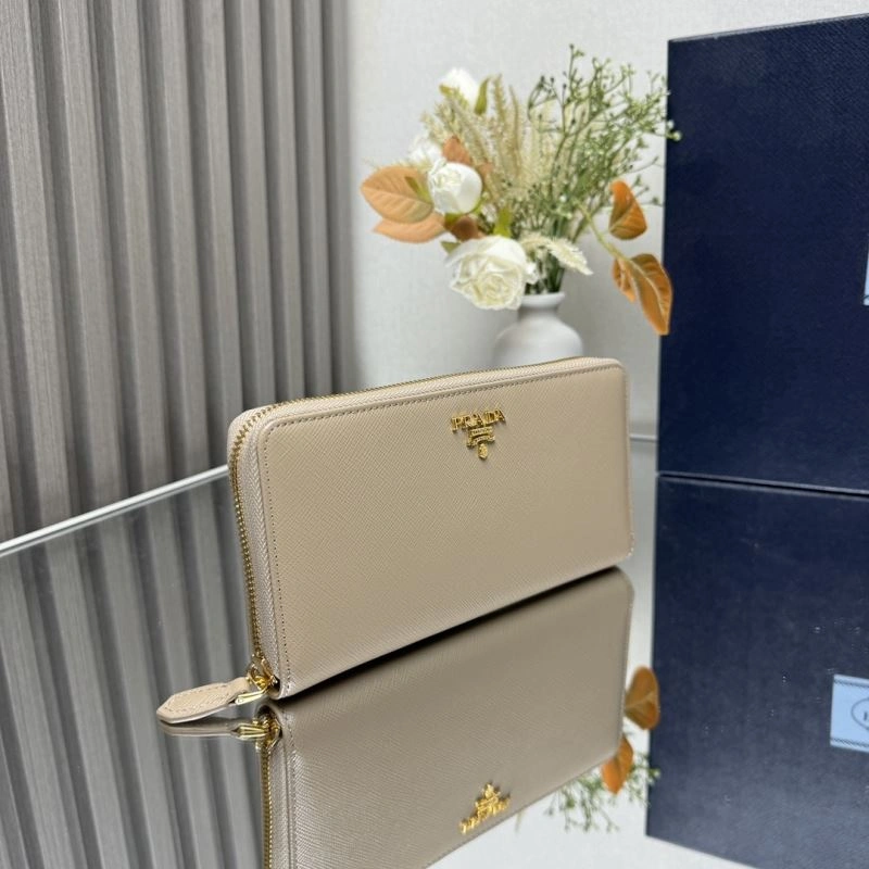 Prada Wallets Purse Comfortable 60739