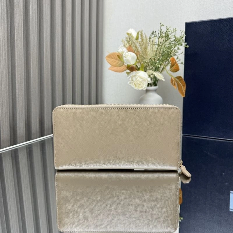 Prada Wallets Purse Comfortable 60739