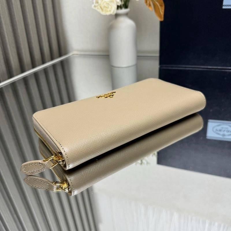 Prada Wallets Purse Comfortable 60739