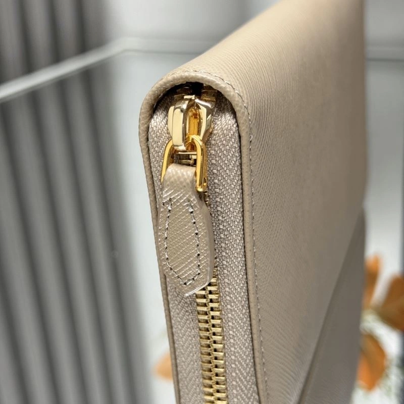 Prada Wallets Purse Comfortable 60739