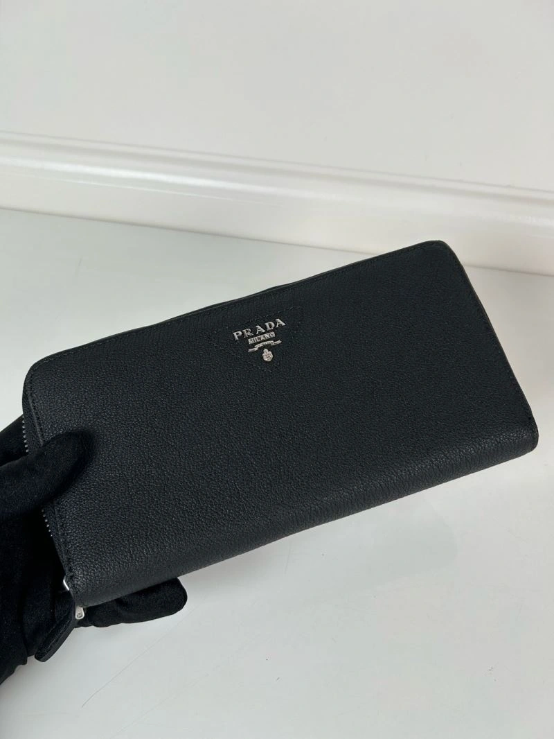 Prada Wallets Purse WaterResistant 60705