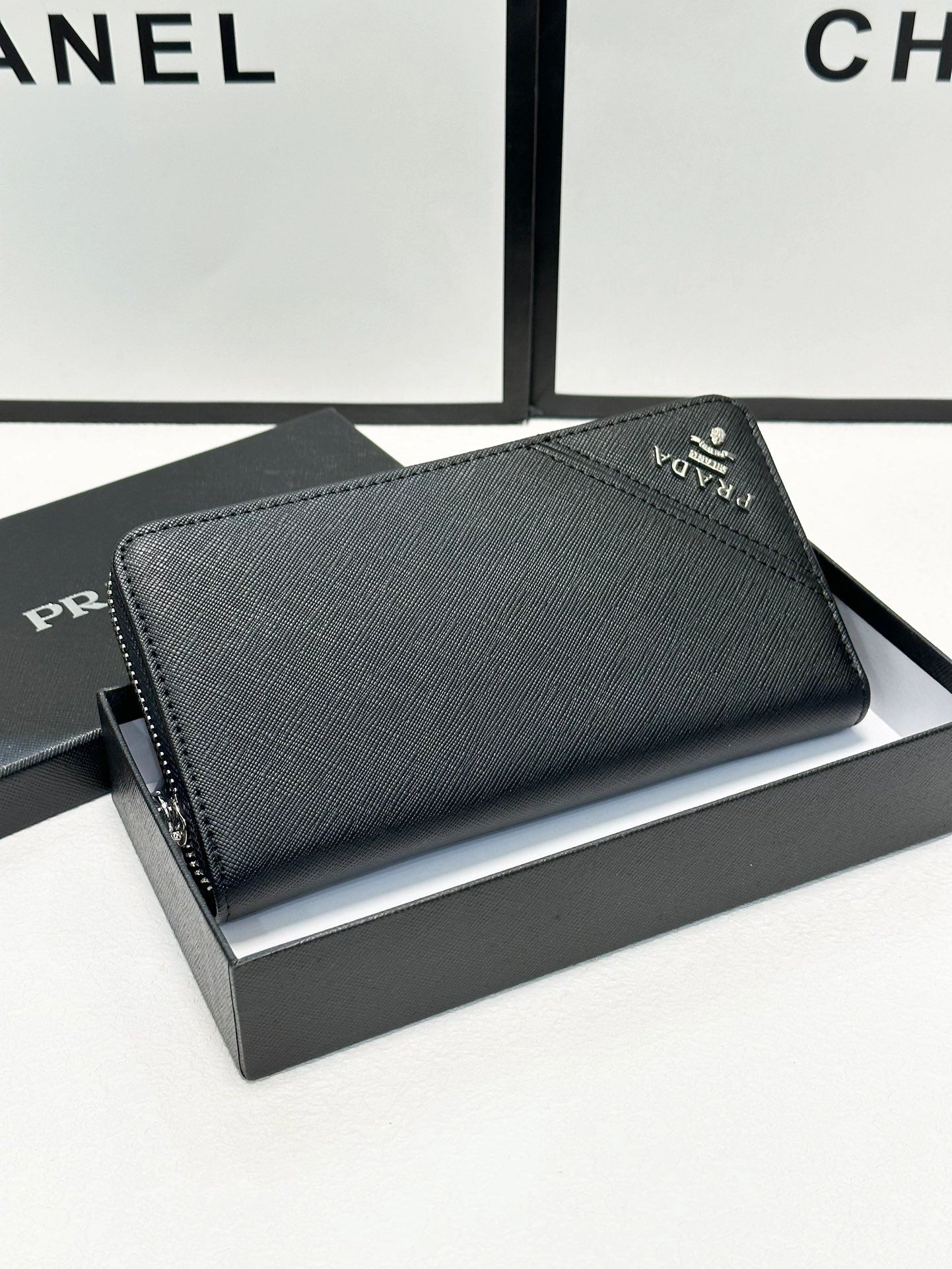 Chic Prada Wallets Purse 92310