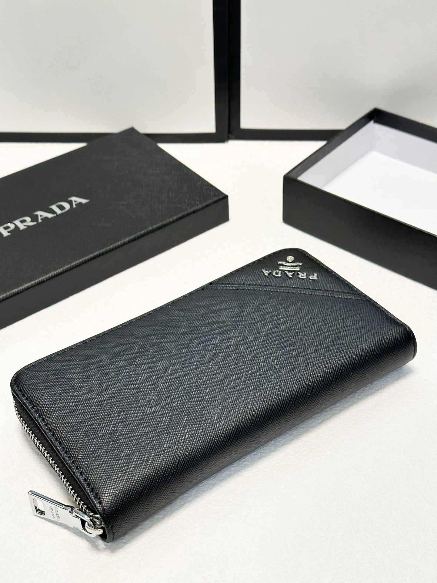 Chic Prada Wallets Purse 92310