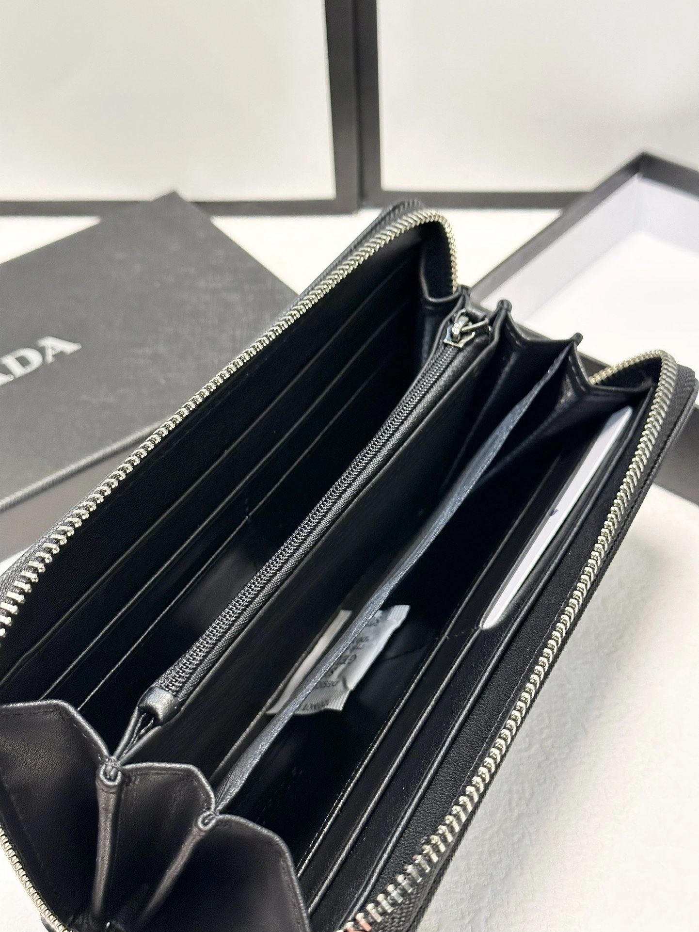 Chic Prada Wallets Purse 92310