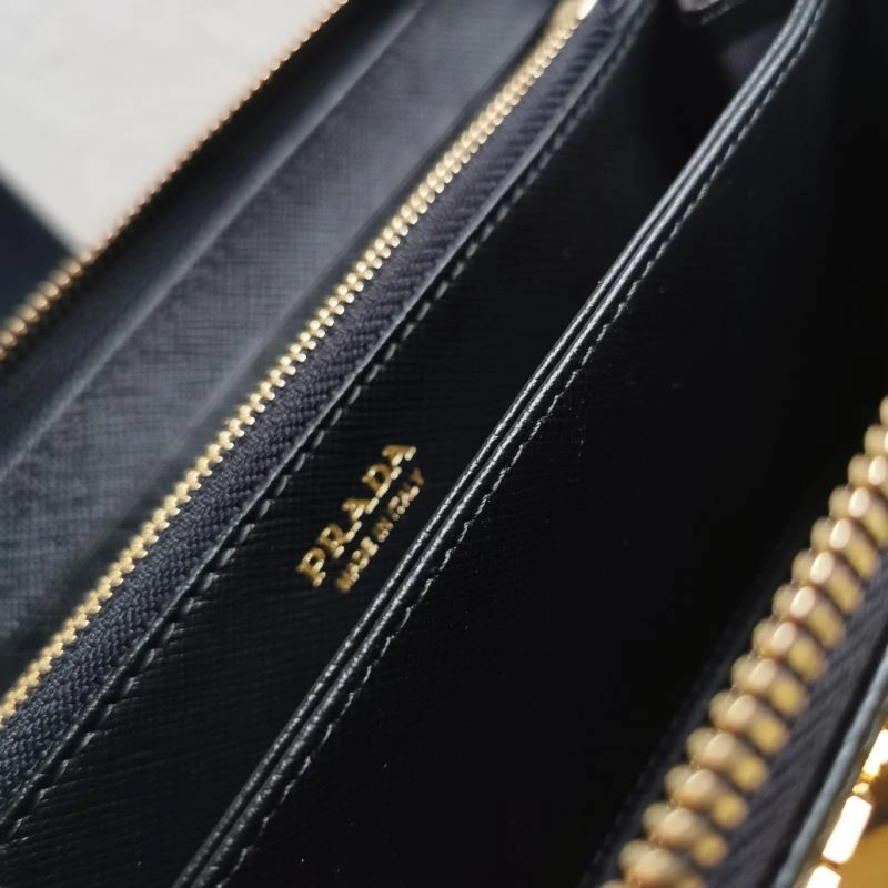 Prada Wallets Purse WeatherProof 60679