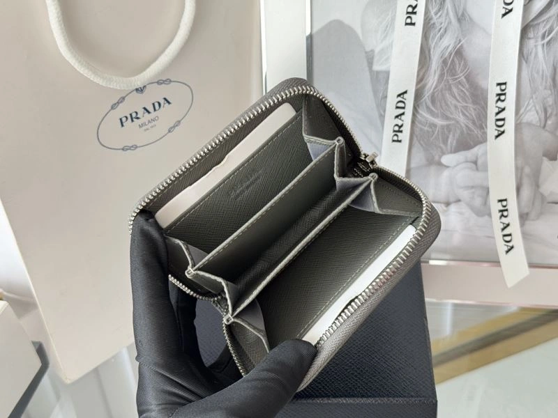 Prada Wallets Purse Durable 65988