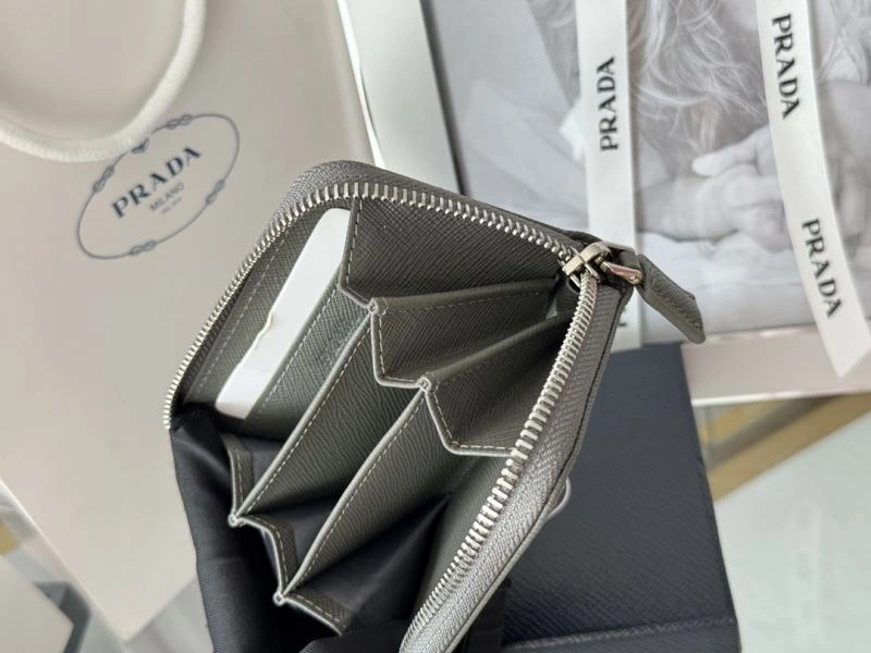 Prada Wallets Purse Durable 65988