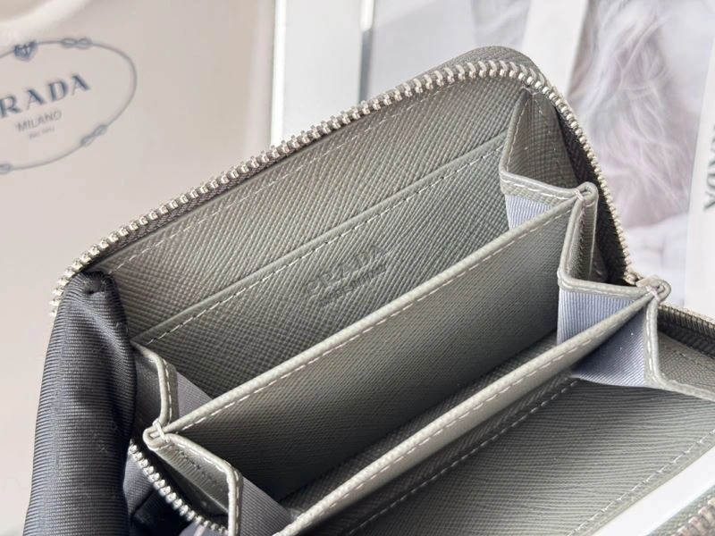 Prada Wallets Purse Durable 65988
