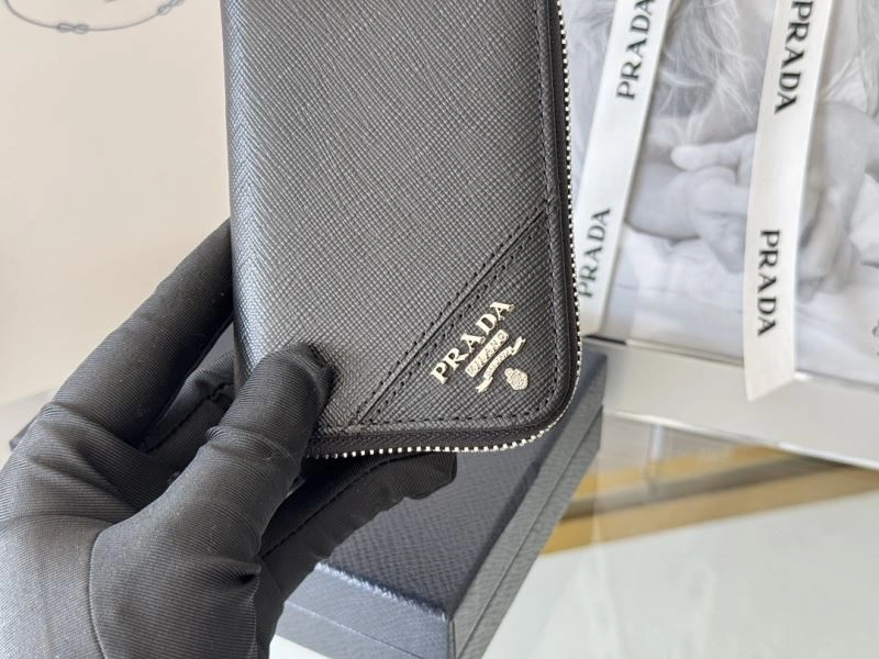 Prada Wallets Purse Practical 65977