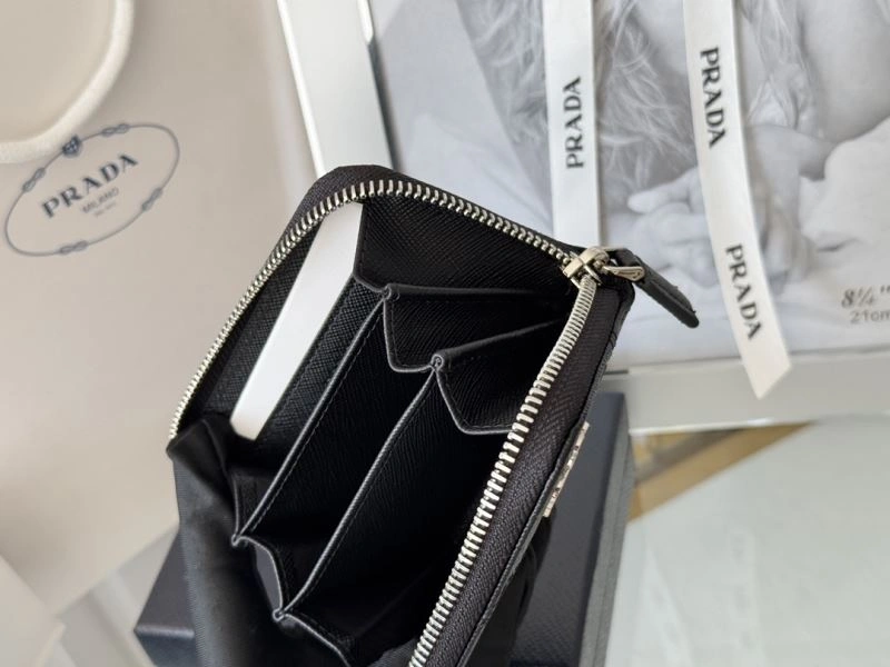 Prada Wallets Purse Practical 65977