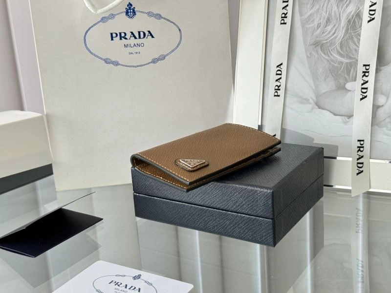 Prada Wallets Purse Resilient 66013