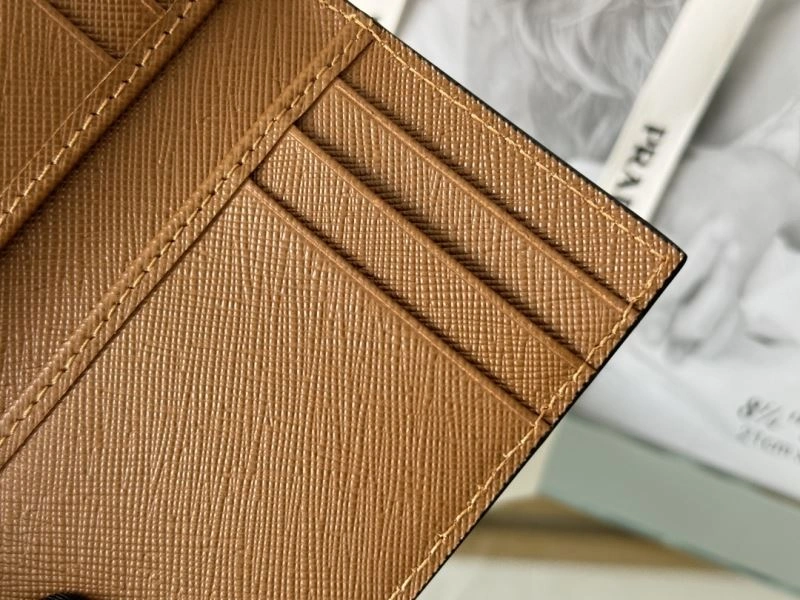 Prada Wallets Purse Resilient 66013