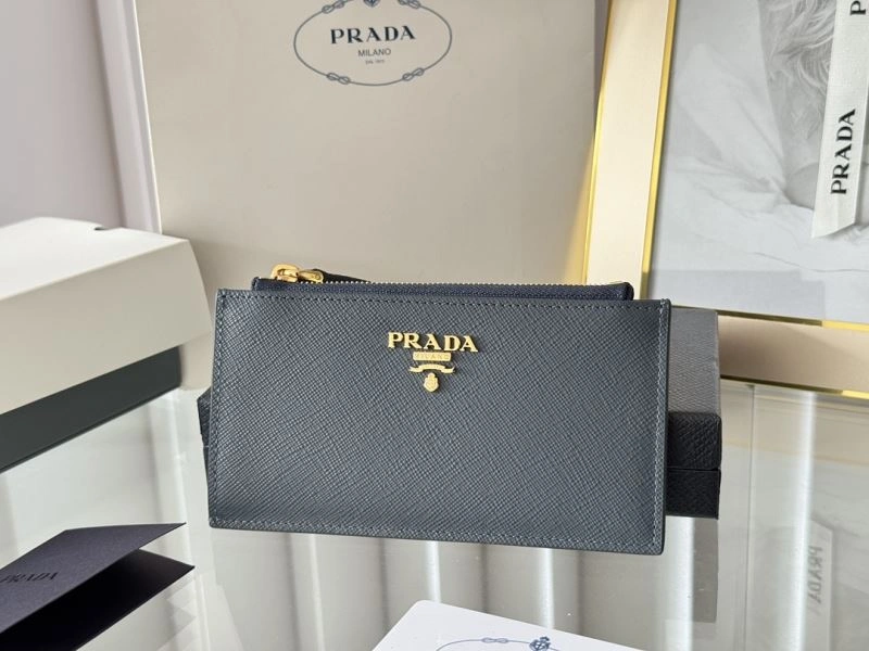 Vibrant Prada Wallets Purse 65960