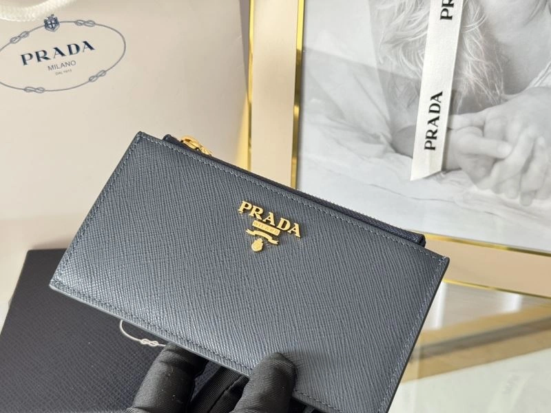 Vibrant Prada Wallets Purse 65960