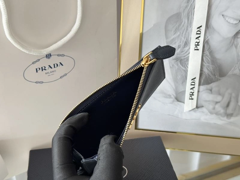 Vibrant Prada Wallets Purse 65960