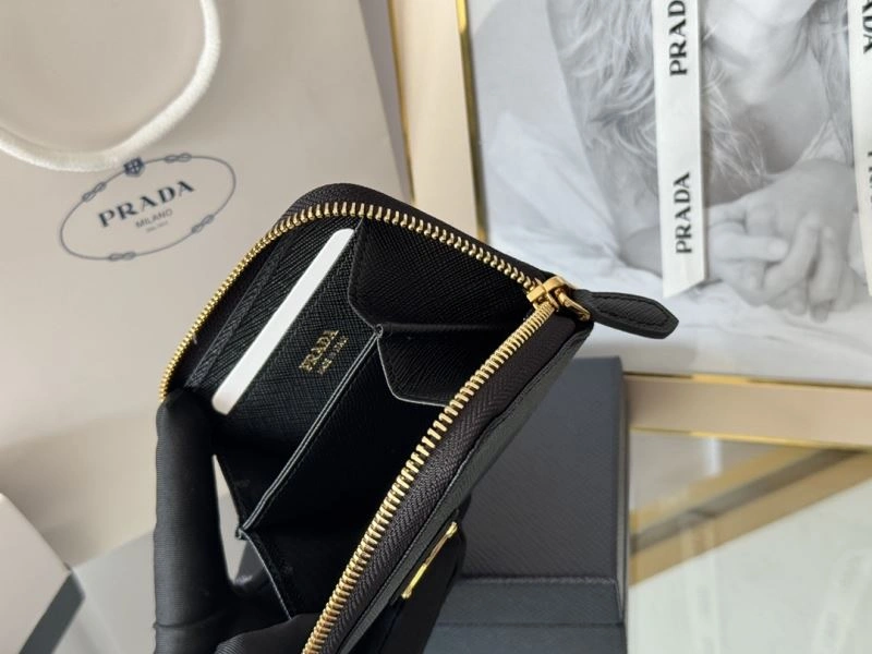 Prada Wallets Purse Lightweight 65945