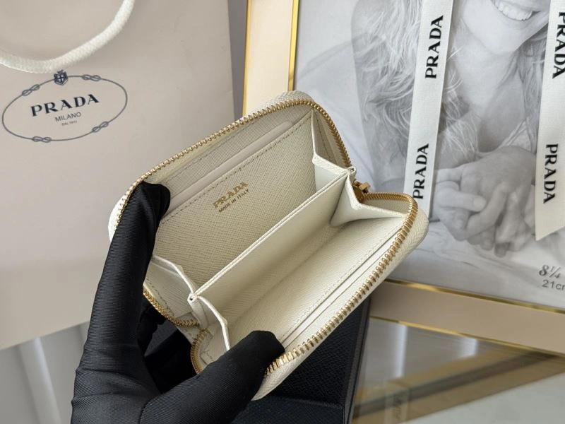 Supportive Prada Wallets Purse 65946