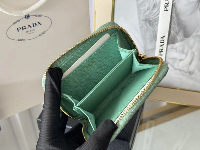 Prada Wallets Purse Comfortable 65937