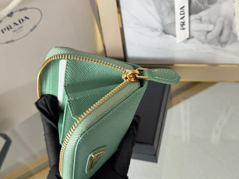 Prada Wallets Purse Comfortable 65937