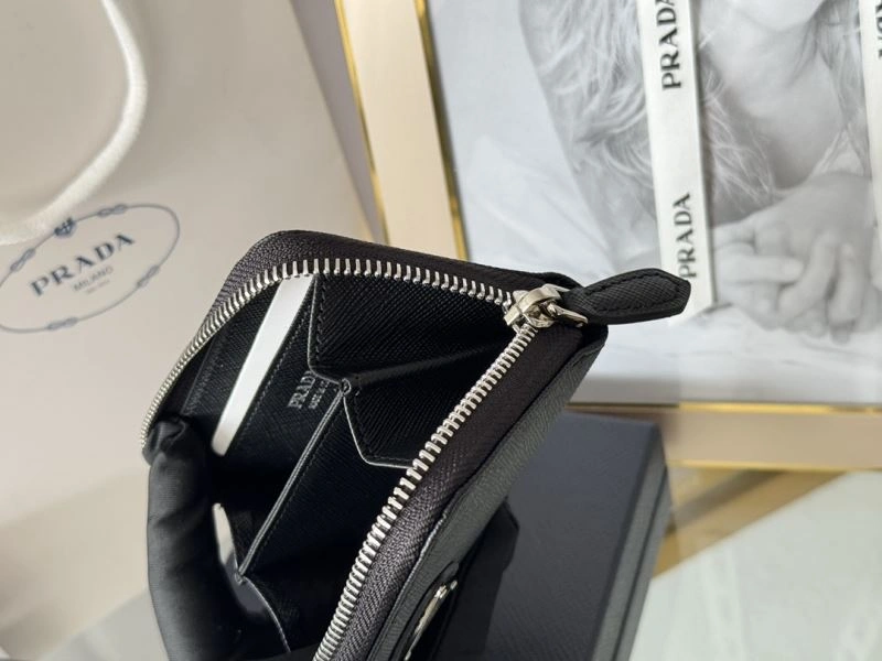 Prada Wallets Purse Versatile 65944