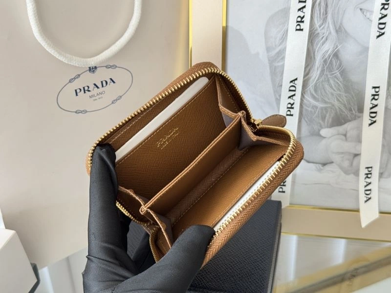 Prada Wallets Purse Bright 65929