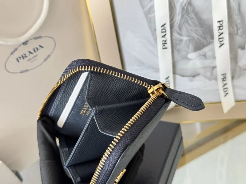 Prada Wallets Purse Practical 65933