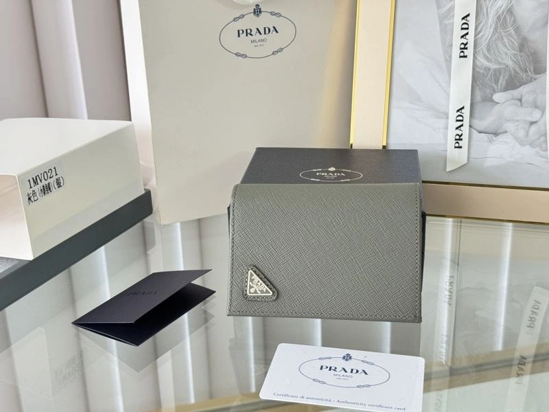 Prada Wallets Purse Durable 65966