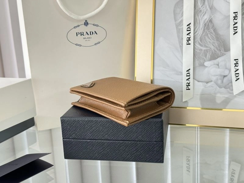 Flexible Prada Wallets Purse 65919