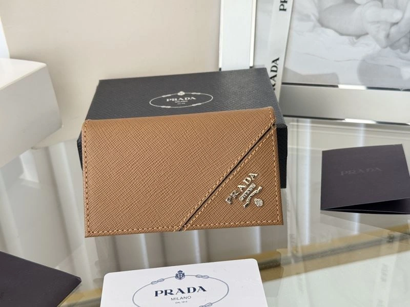 Prada Wallets Purse Resilient 56981