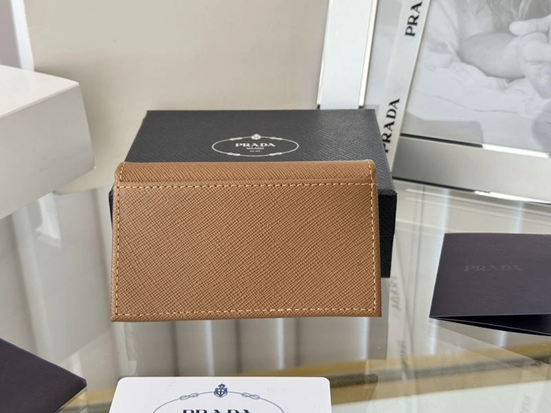 Prada Wallets Purse Resilient 56981