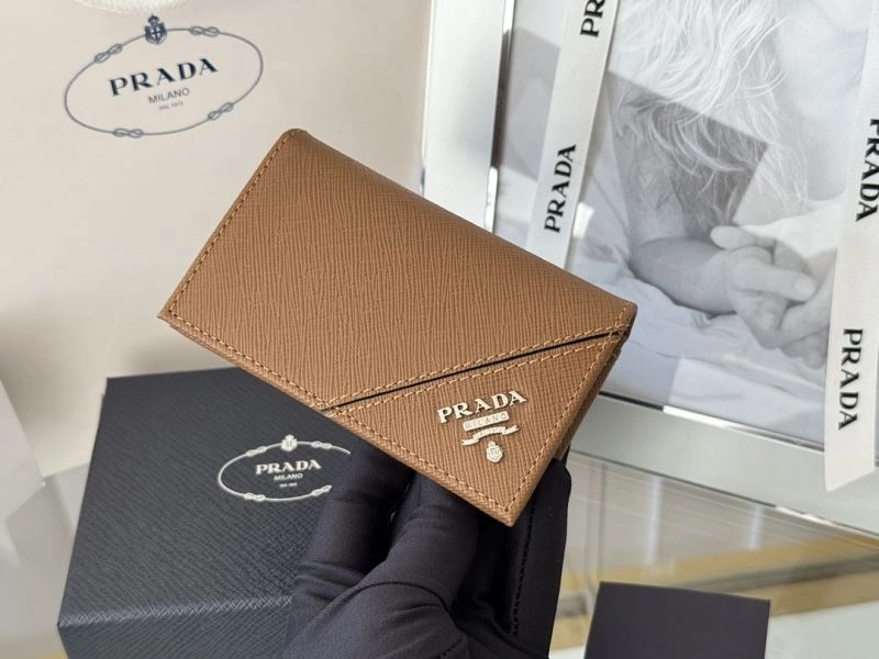 Prada Wallets Purse Resilient 56981
