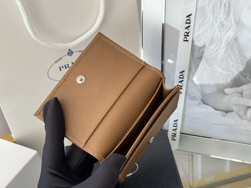 Prada Wallets Purse Resilient 56981