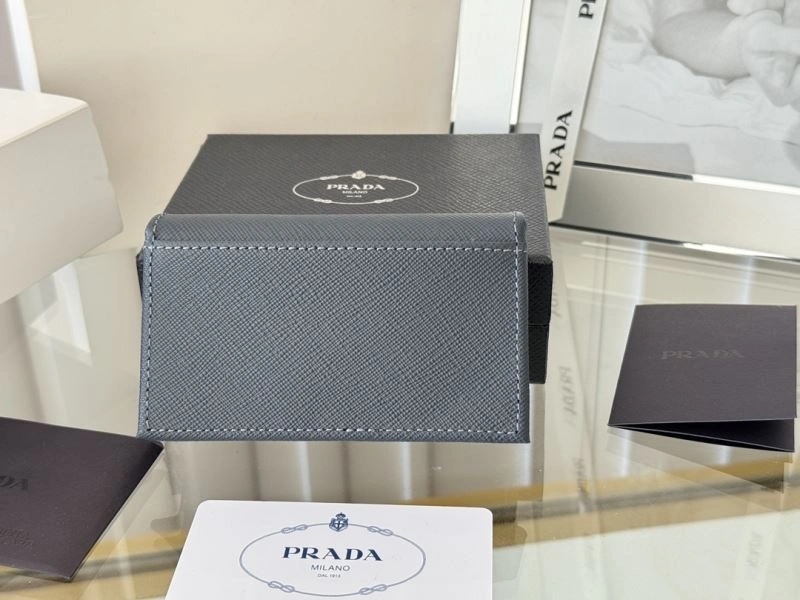 Prada Wallets Purse FashionForward 57002