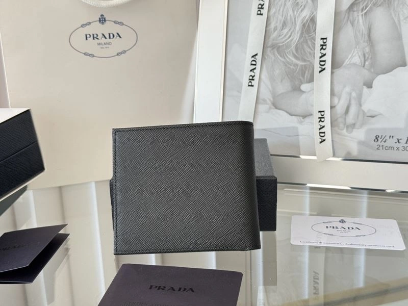 Prada Wallets Purse Durable 56968