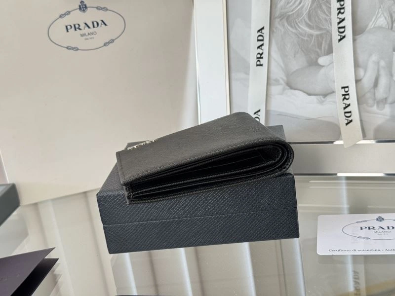 Prada Wallets Purse Durable 56968