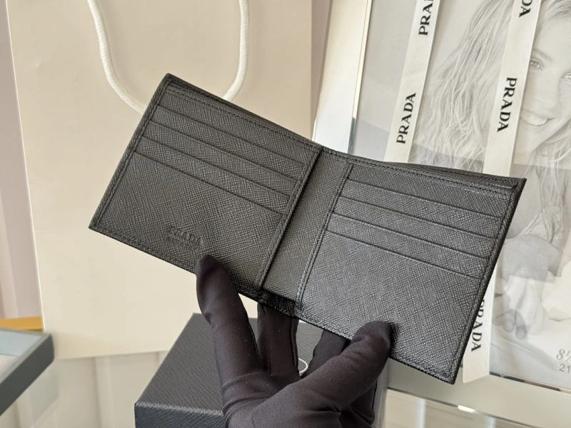 Prada Wallets Purse Durable 56968