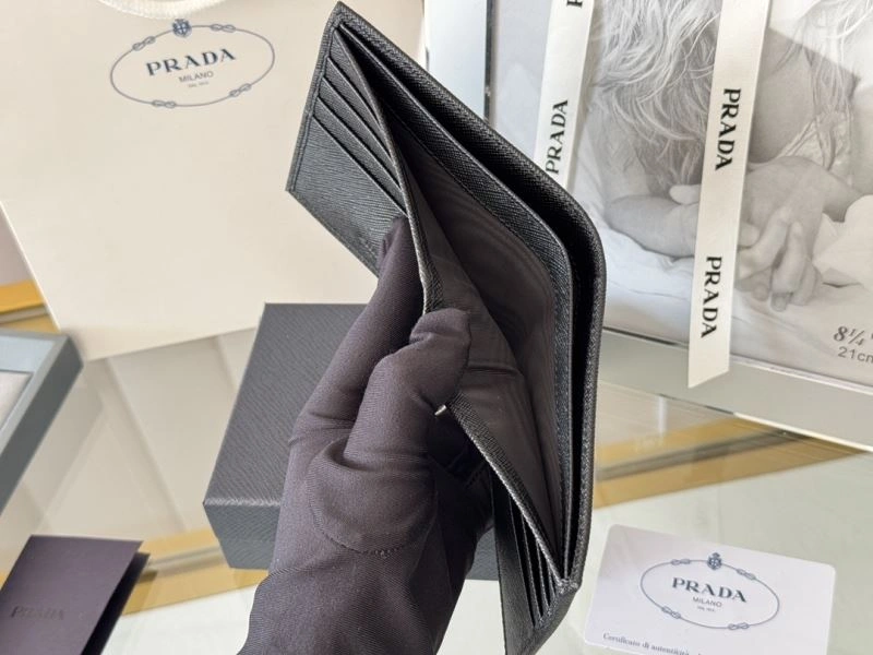 Prada Wallets Purse Durable 56968