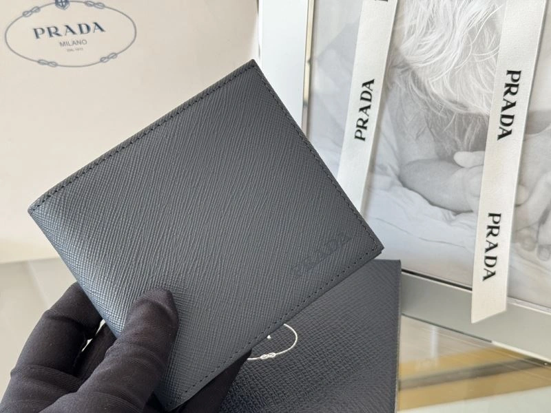 Sleek Prada Wallets Purse 56951