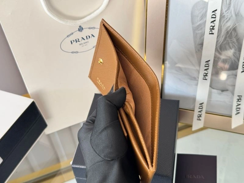 Comfortable Prada Wallets Purse 56962
