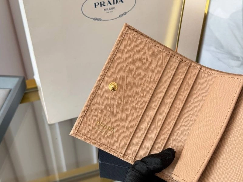 Refined Prada Wallets Purse 56947