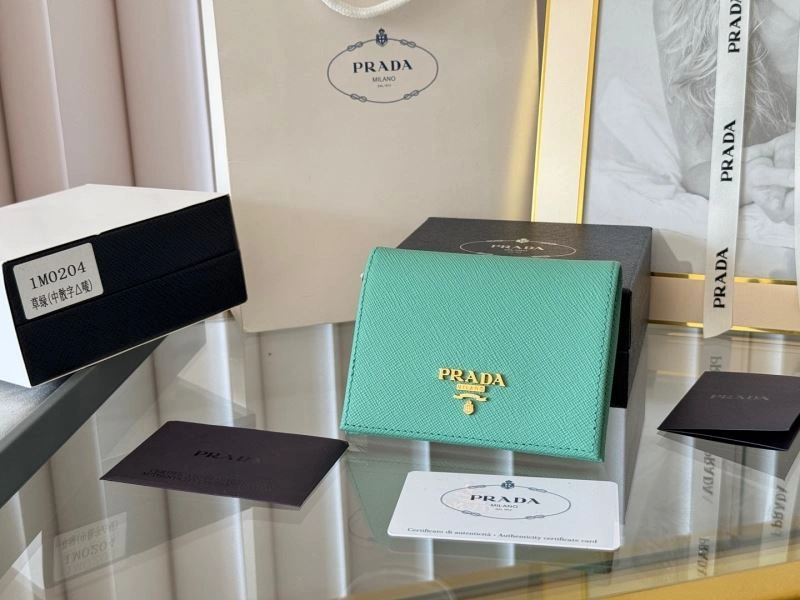 Prada Wallets Purse Chic 56974