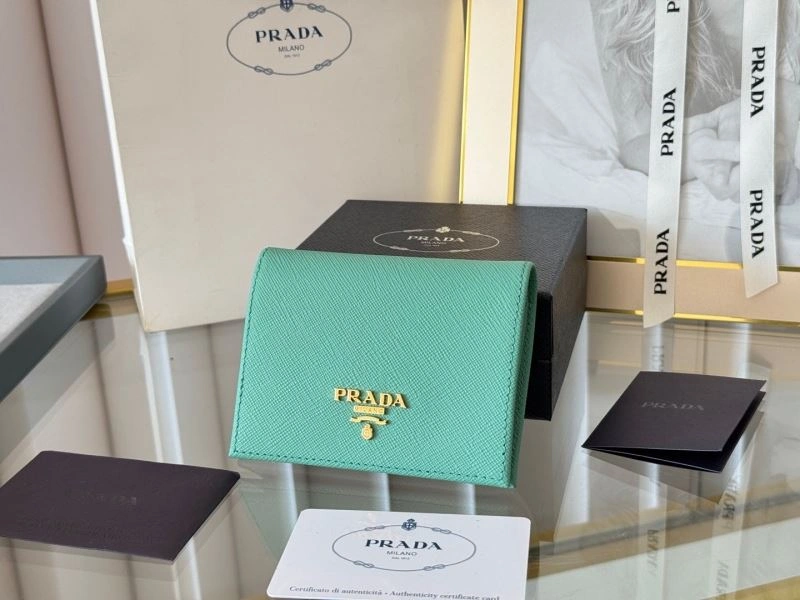 Prada Wallets Purse Chic 56974