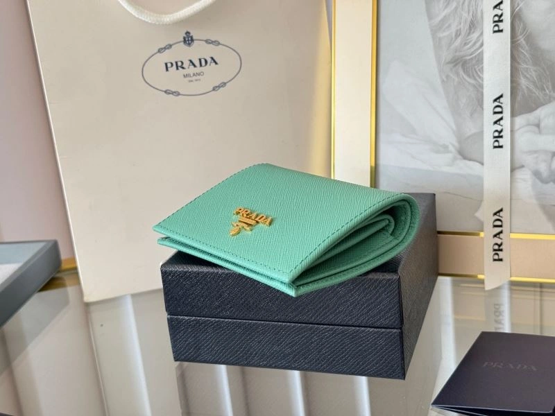 Prada Wallets Purse Chic 56974