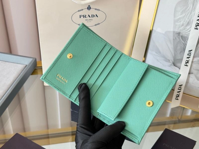 Prada Wallets Purse Chic 56974