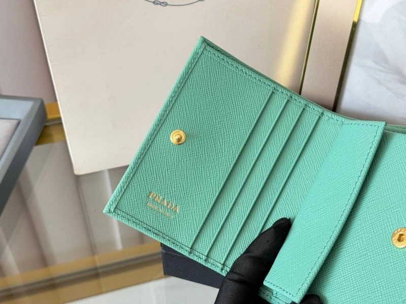 Prada Wallets Purse Chic 56974