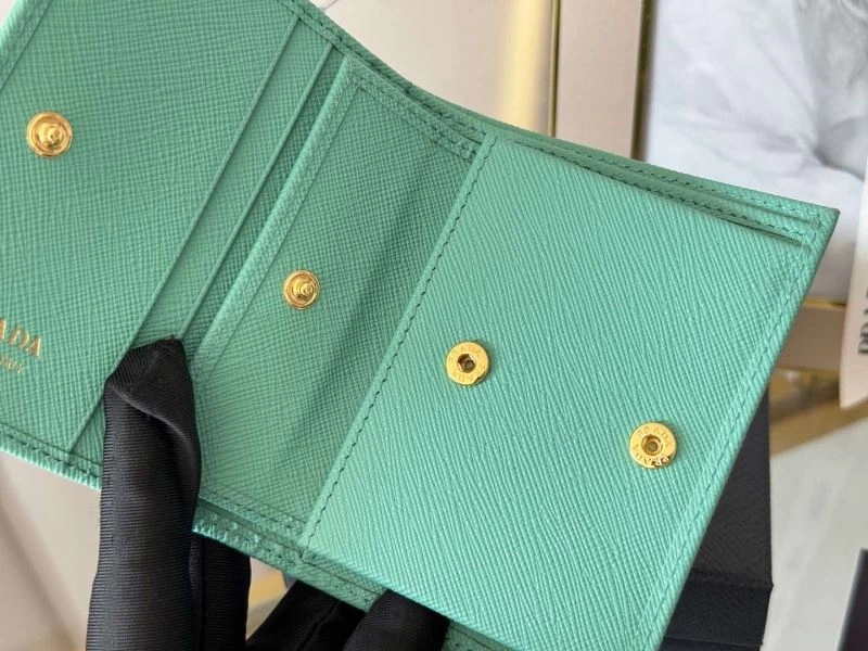Prada Wallets Purse Chic 56974