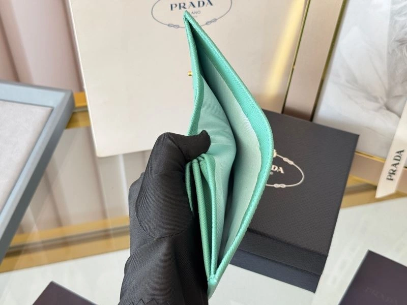 Prada Wallets Purse Chic 56974