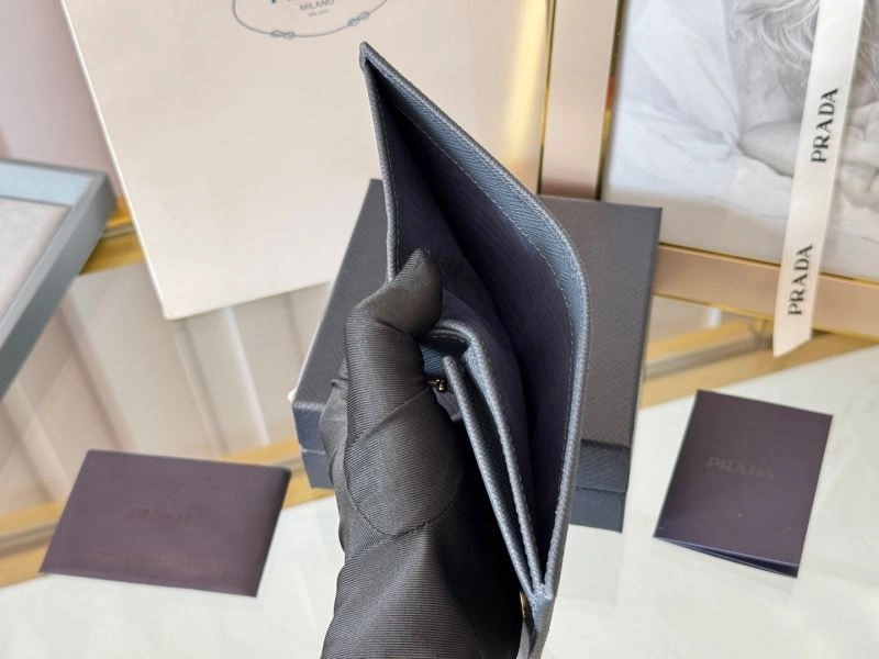 Minimalist Prada Wallets Purse 56946